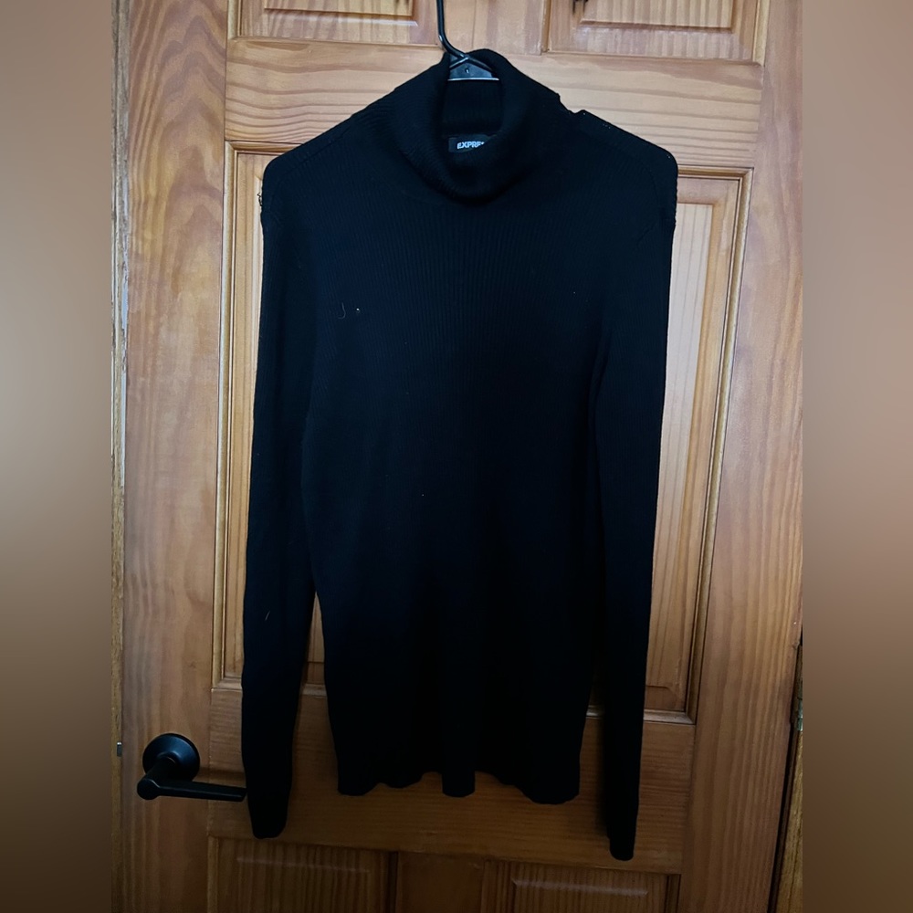EXPRESS RIBBED TURTLE NECK SIZE XL